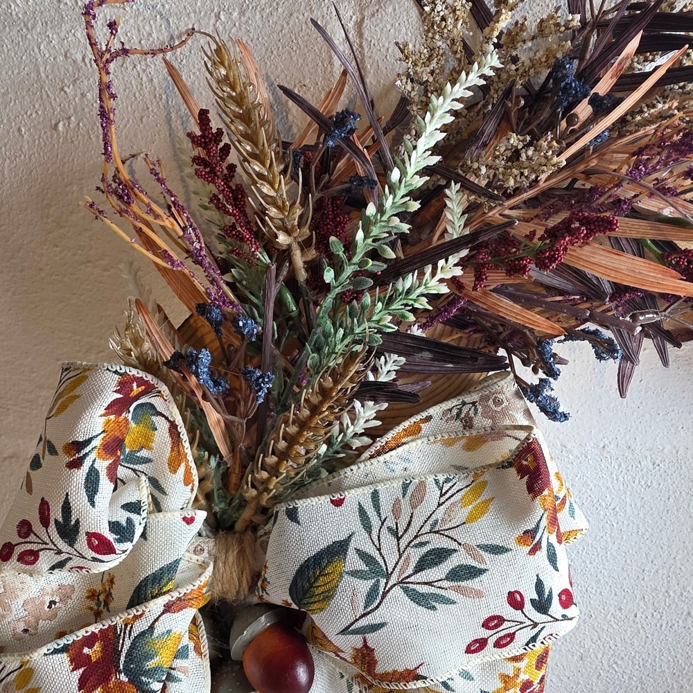Rustic Fall Wood Slice Wreath with Dried Botanicals and Autumn Leaf Bow - Picture 3 of 9
